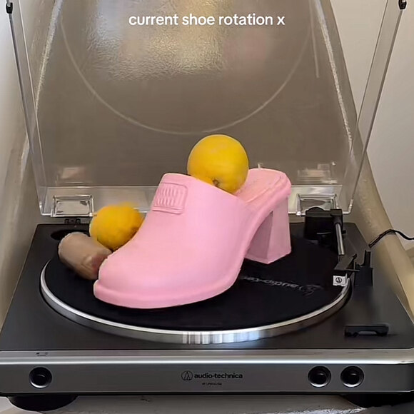 MIU MIU Lifestyle Logo Rubber Clog Mules in Light Pink Size 39/9 - Picture 1 of 16